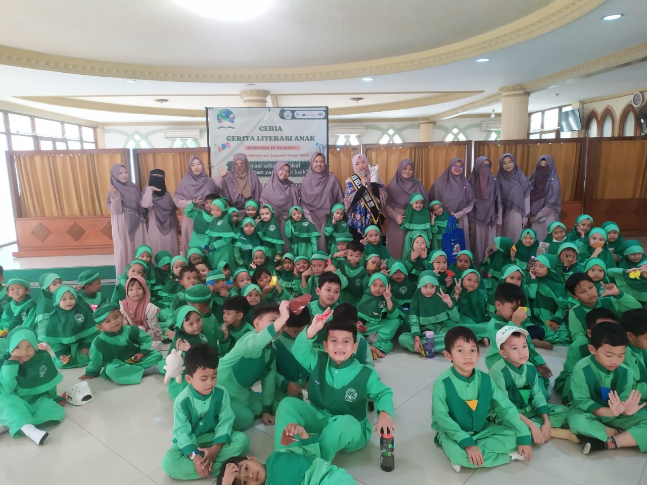 CERIA: Cerita Literasi Anak Bersama Duta Baca Jakarta Timur Di BKB PAUD Islam At-Taqwa